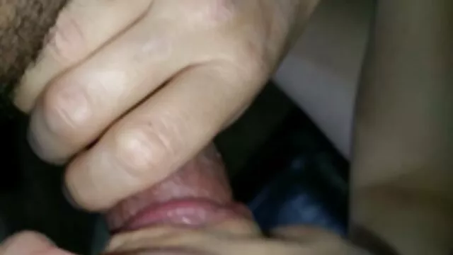 Pornografia gratuita sem registo  Um homem a acariciar Abella Banger charmoso video porno da vivi fernandes