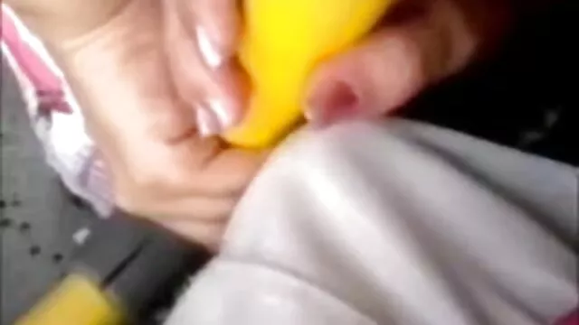 Pornografia gratuita sem registo  A rapariga faz um presente inesquecível videos de sexo sem vírus para a namorada
