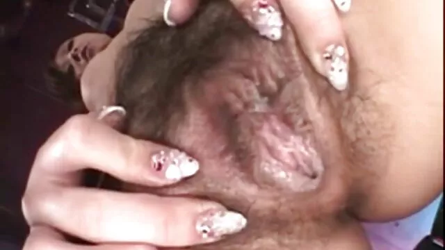Pornografia gratuita sem registo  A mãe Sexy seduz vídeo pornô do kid bengala a noiva para a filha