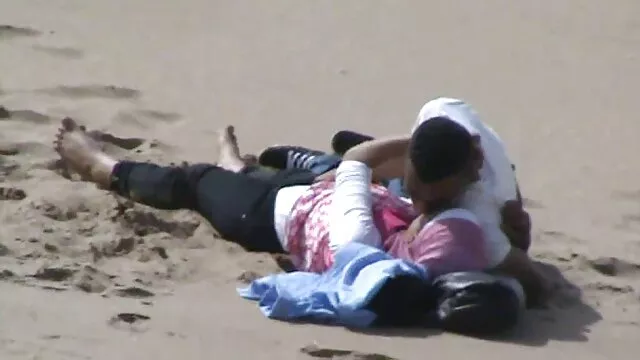 Pornografia gratuita sem registo  Um homem transando com uma garota que está sentado na corda superior filme pornô só as gostosas com uma pose são incríveis