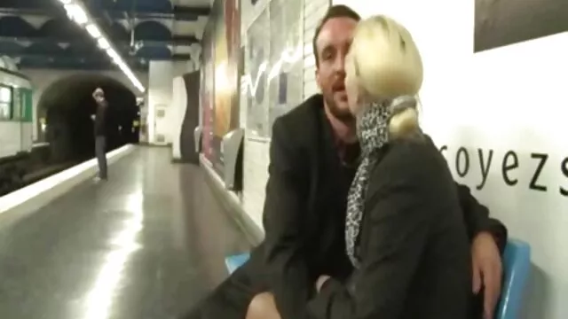 Pornografia gratuita sem registo  É uma sorte foder uma loira video sexo antigo assim!