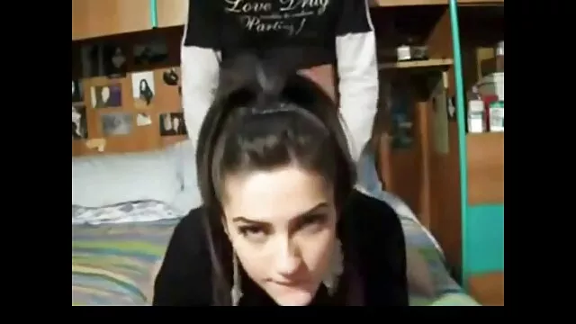 Pornografia gratuita sem registo  Um jovem gato deixou vídeo pornô carioca o macho grande pénis no rabo