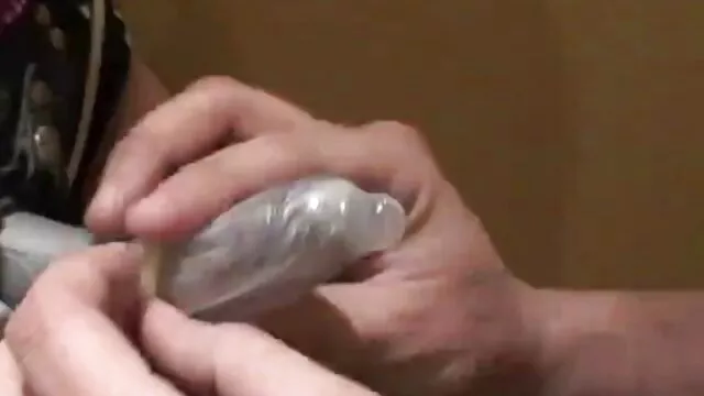 Pornografia gratuita sem registo  Puta retro vídeo pornô com kid bengala excitada