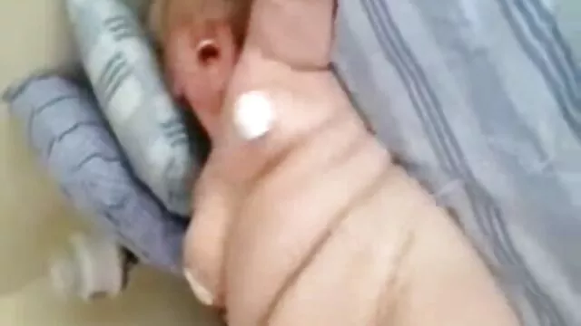 Pornografia gratuita sem registo  Kelly vídeo de pornô de mulher grávida encontra cunnilingus