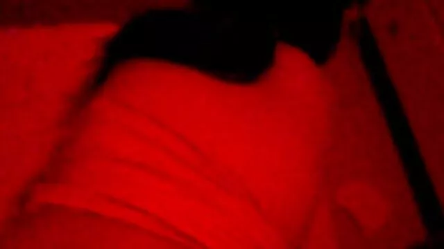 Pornografia gratuita sem registo  Estou à espera do meu namorado, mas não vivo sem sexo. novinhas porn