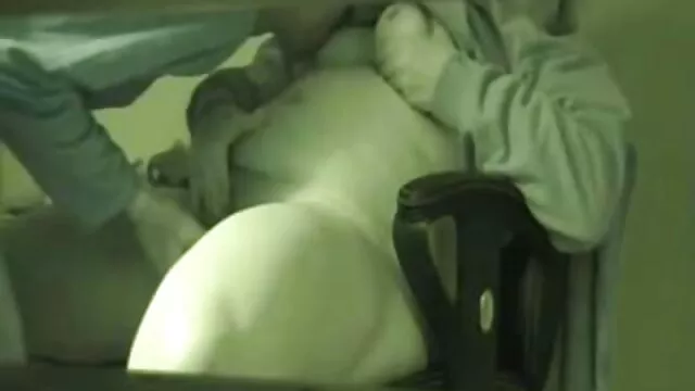 Pornografia gratuita sem registo  Frango eu quero assistir vídeo pornô num dormitório dá jazz!