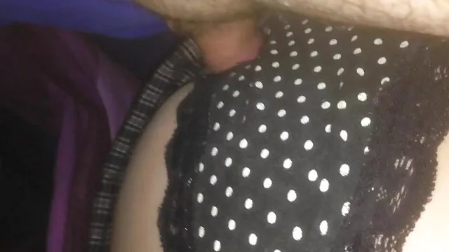 Pornografia gratuita sem registo  Namorada vídeo de pornô de menina de menor gira em frente à Câmara