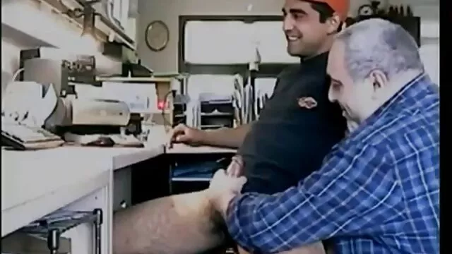 Pornografia gratuita sem registo  A rapariga xvídeos pornô gostoso foi atirada