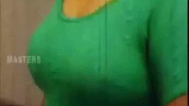 Pornografia gratuita sem registo  Ele levou quatro barras ao mesmo video prono tempo. Tin!